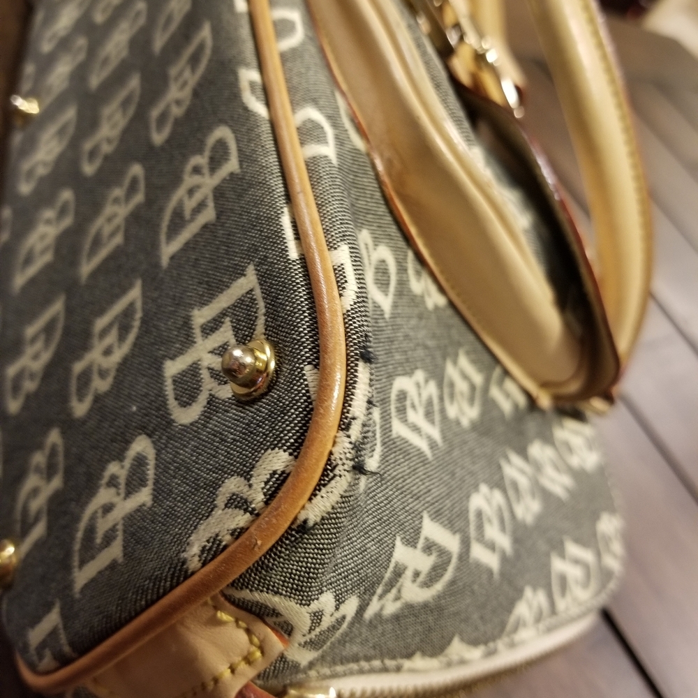 Dooney & Bourke handbag - Picture 6 of 8